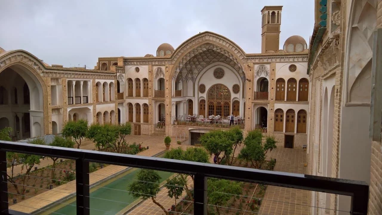 اقامتگاه سنتی خانه عامری ها کاشان - 3