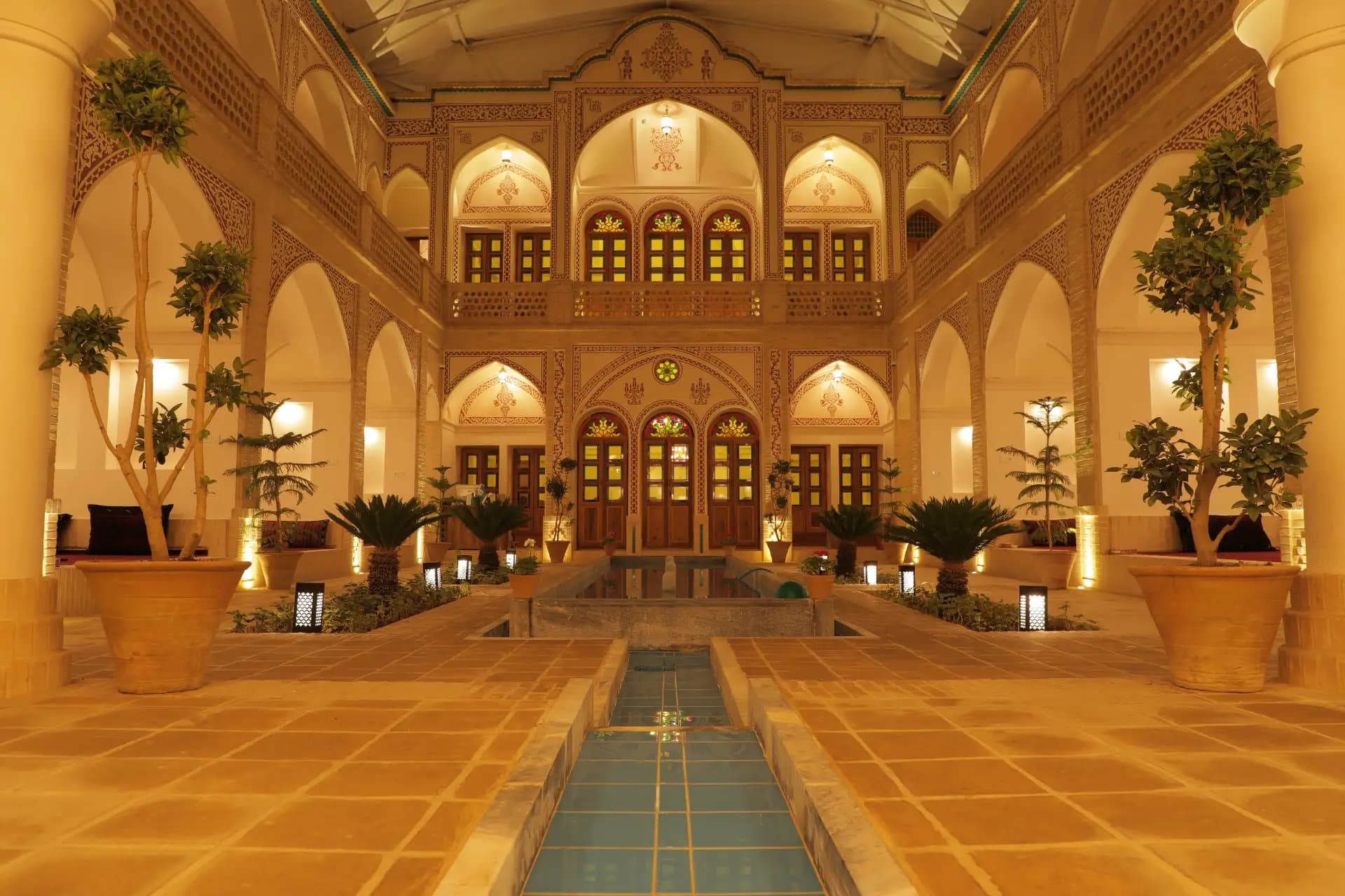 اقامتگاه سنتی عمارت ماندگار - 4