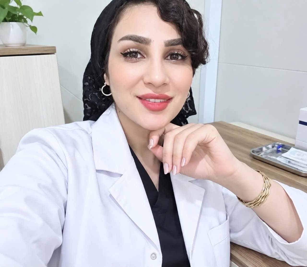  دکتر مهسا کوثری 
