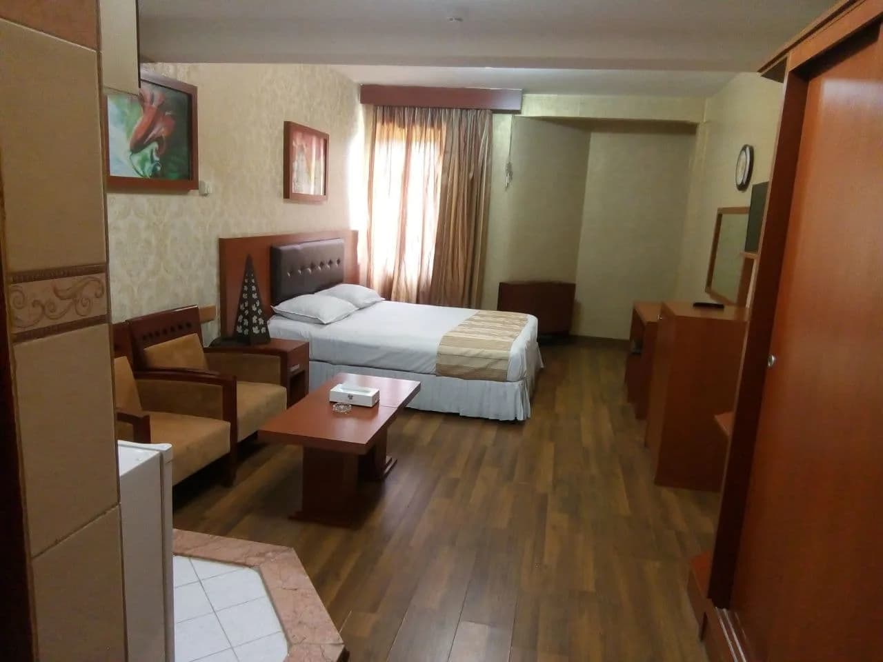 Si Barg Oteli, Meşhed - 2